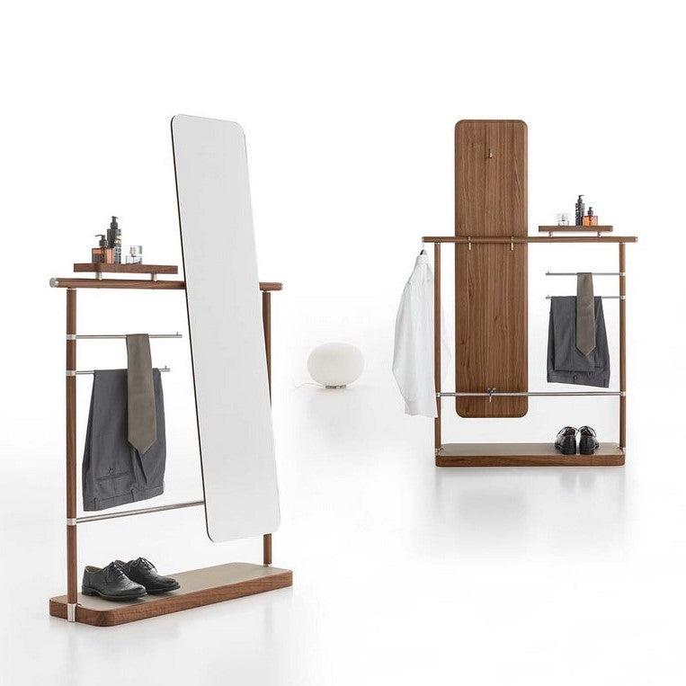 The Ben valet stand has a tubular aluminum structure covered in Canaletto walnut wood.