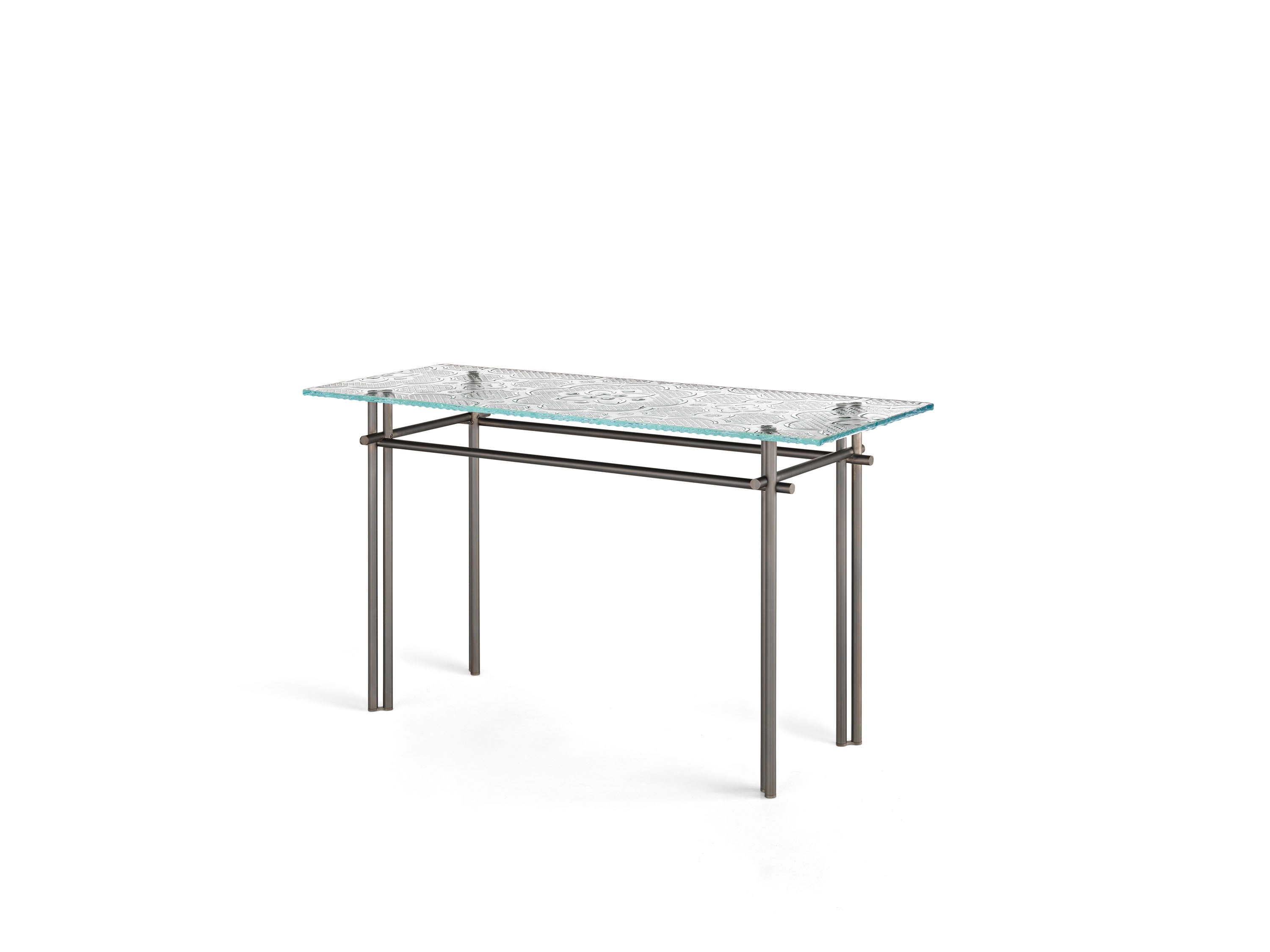 Cristaline console with a 15mm transparent extralight glass top and a nickel metal base, embodying minimalist design.