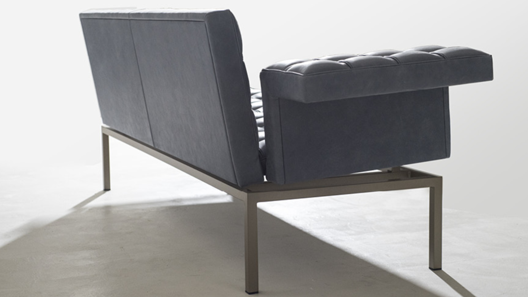 MVSEVM Boss Sofa