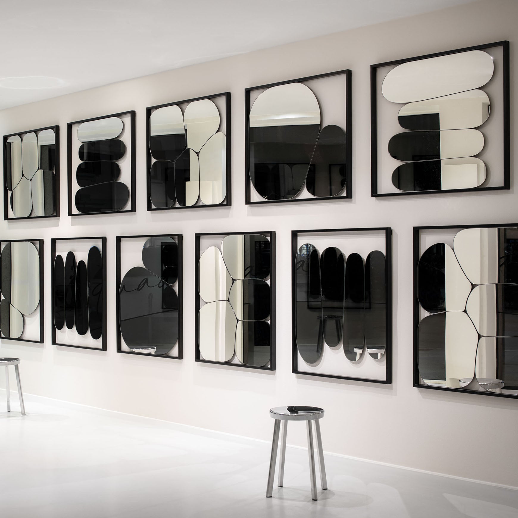 Magis Morphed Mirror