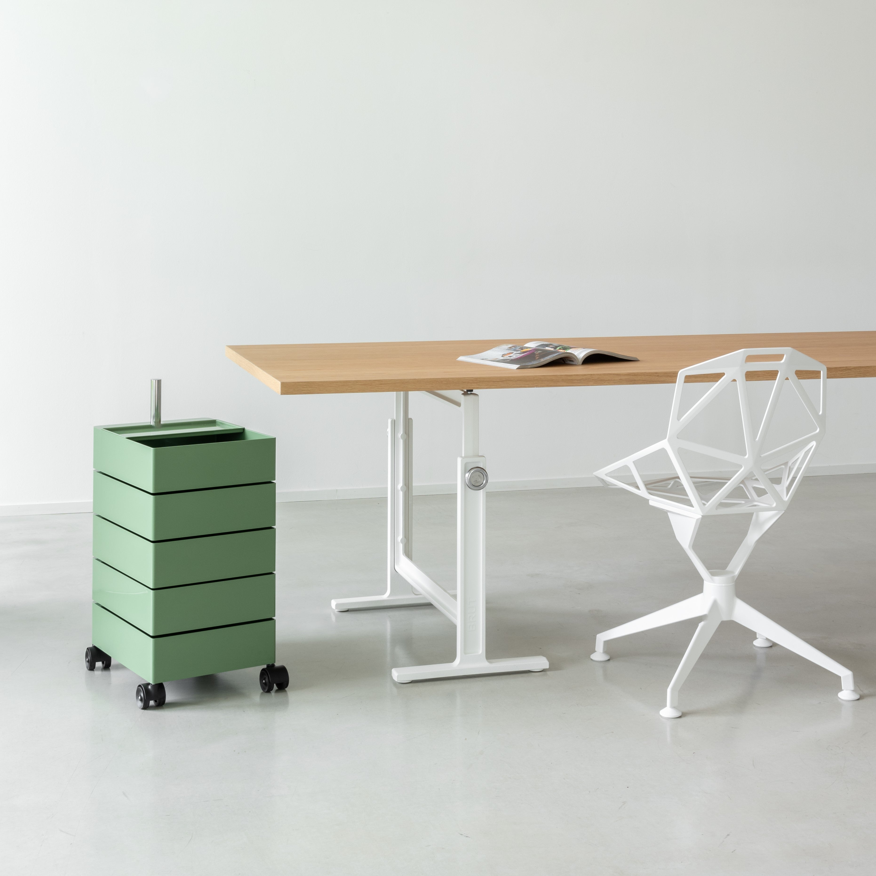 Magis Brut Table