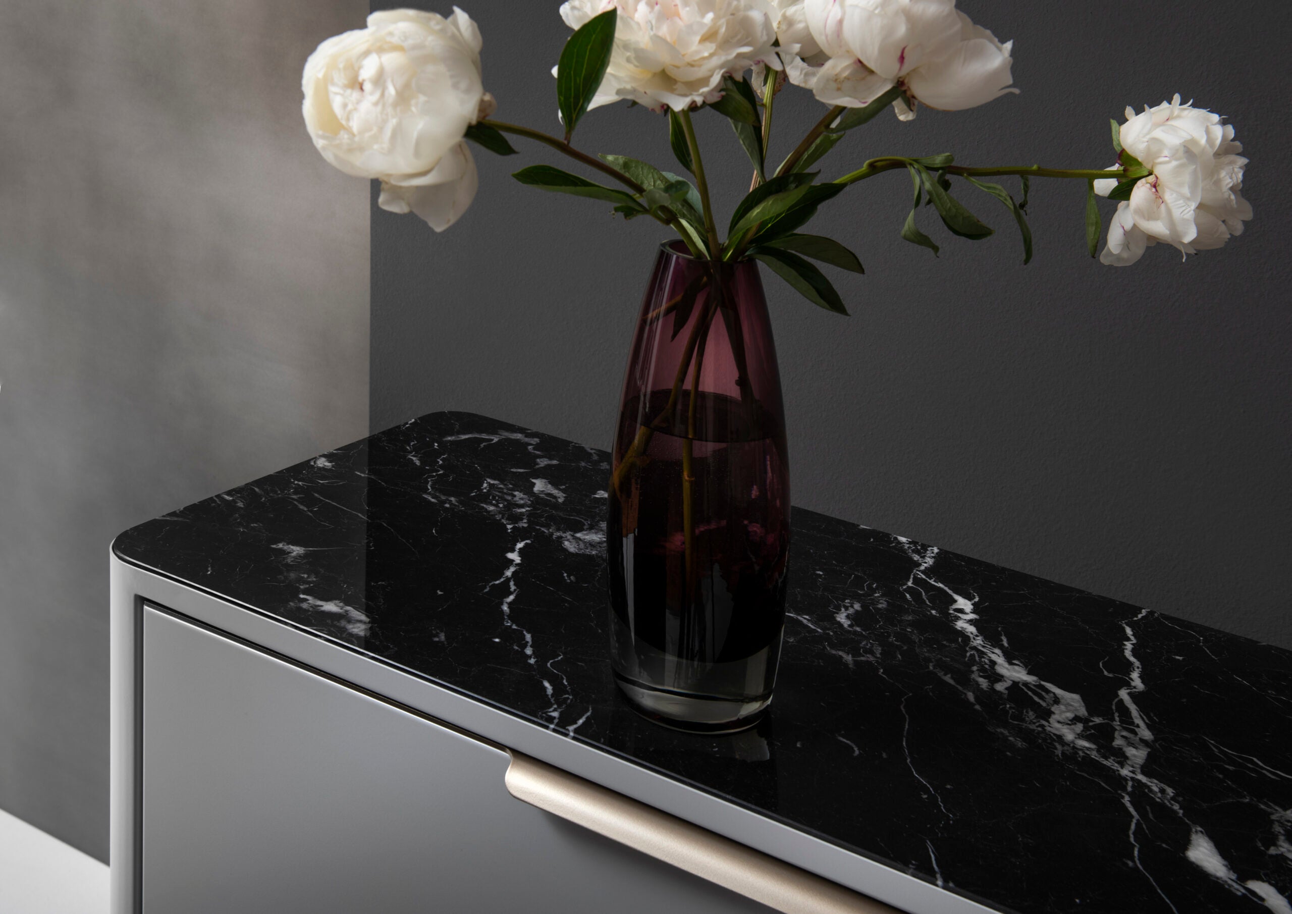 Sideboard S 50 H3-4 with built-in Nero Marquina black marble top and pearl beige handle