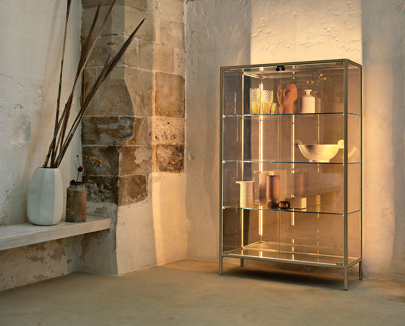 FIAM Echo glass cabinet with extralight glass doors and champagne frame with LED