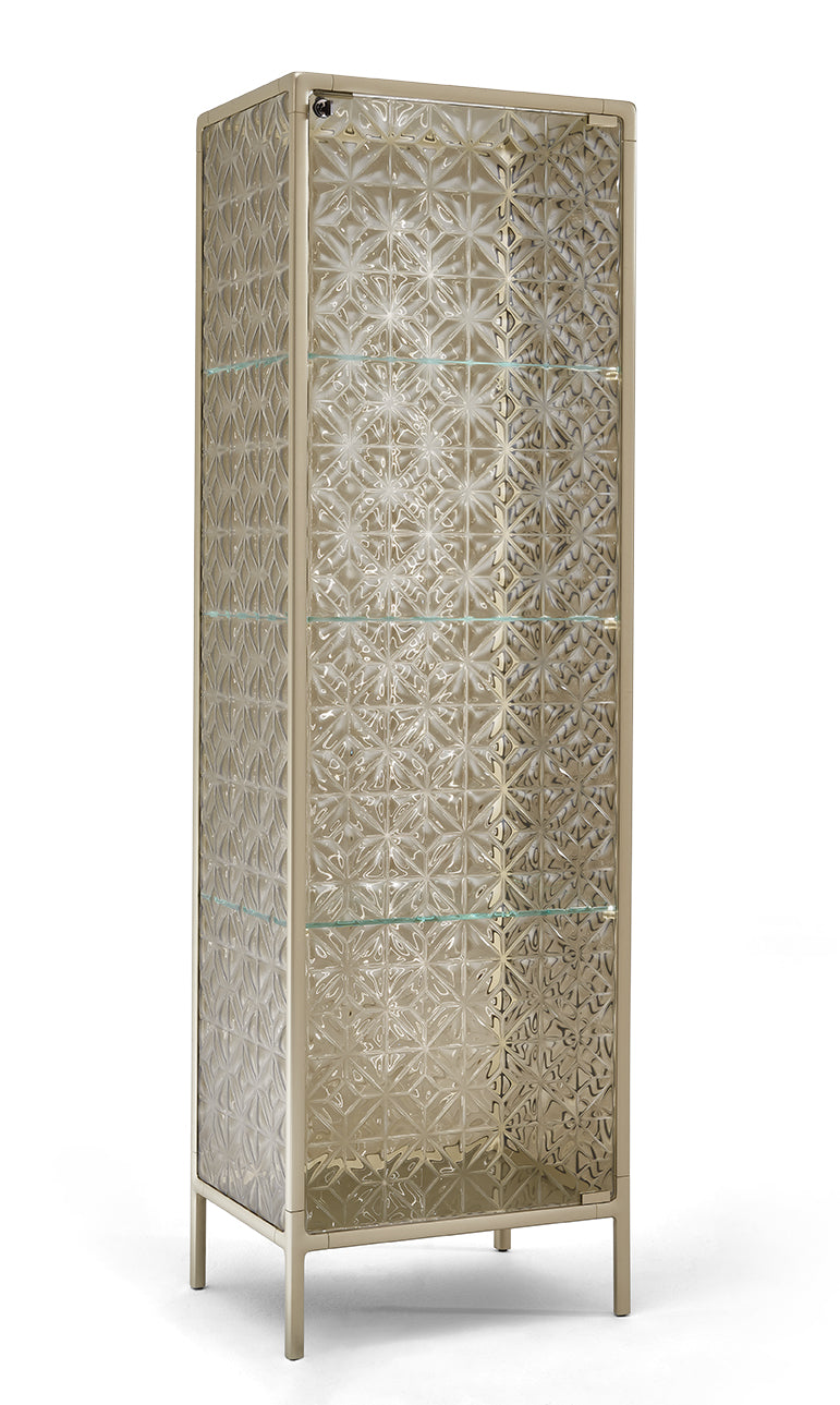 Echo display cabinet available in extralight, smoked, and bronze tempered glass finishes with metallic champagne or vulcan grey aluminum frame.