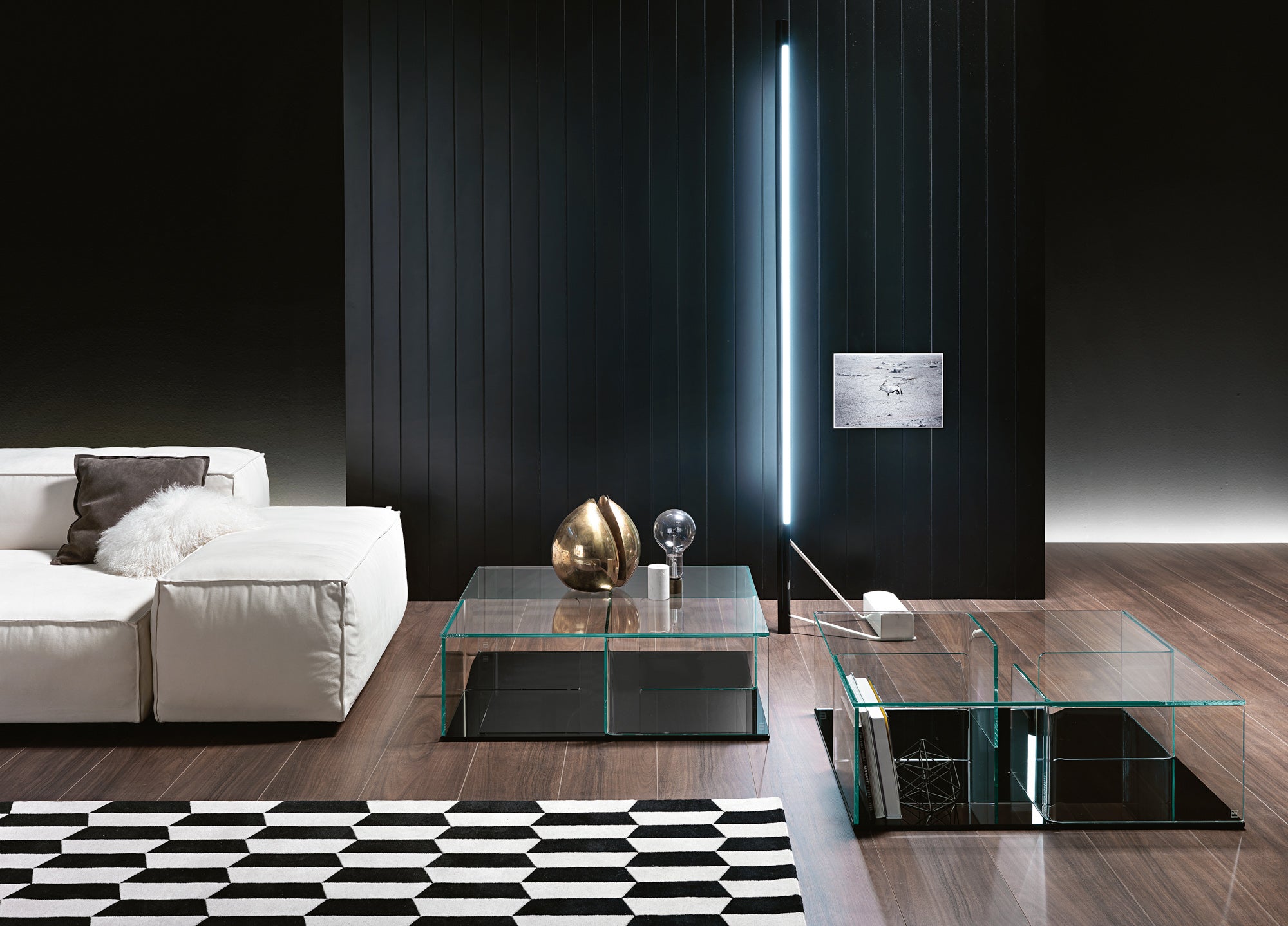 FIAM Quadra table base in black back-painted base 