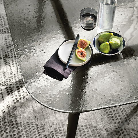 Magma-Table-FIAM-Smoke Grey
