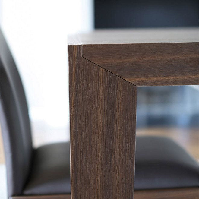 Patrik Table